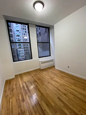 Rented by City Connections Realty | media 4