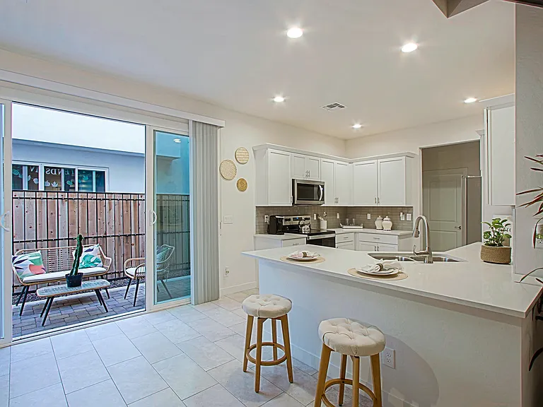 Luxana Apartments — Photo 42