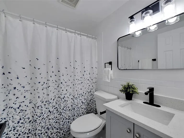 4012 Valencia Dr — Photo 11