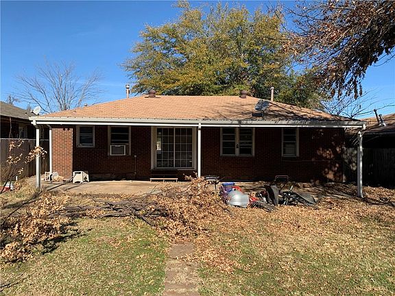 2nd image of 1116 SW 52nd St