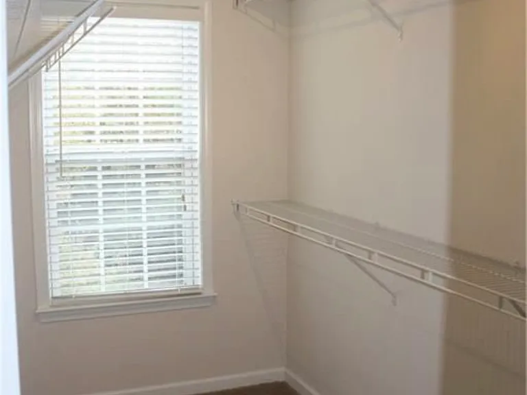 3946 Howell Park Rd — Photo 13