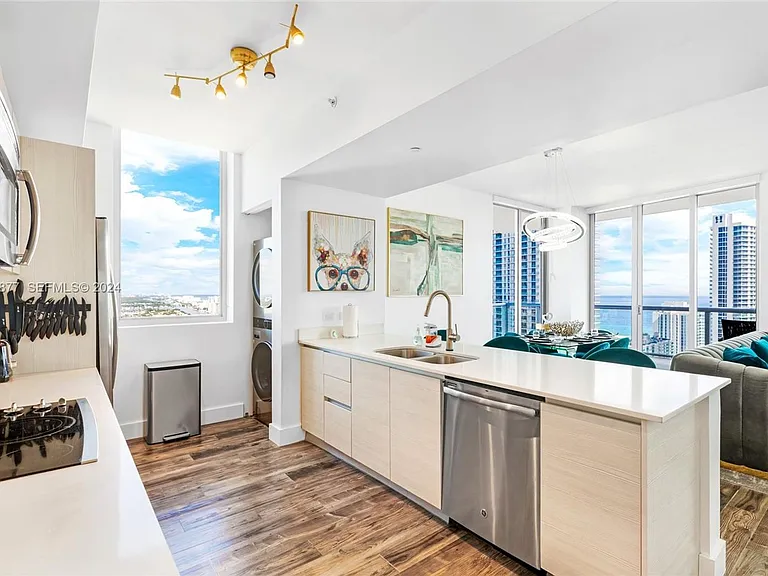 2600 E Hallandale Beach Blvd #T3302 — Photo 2
