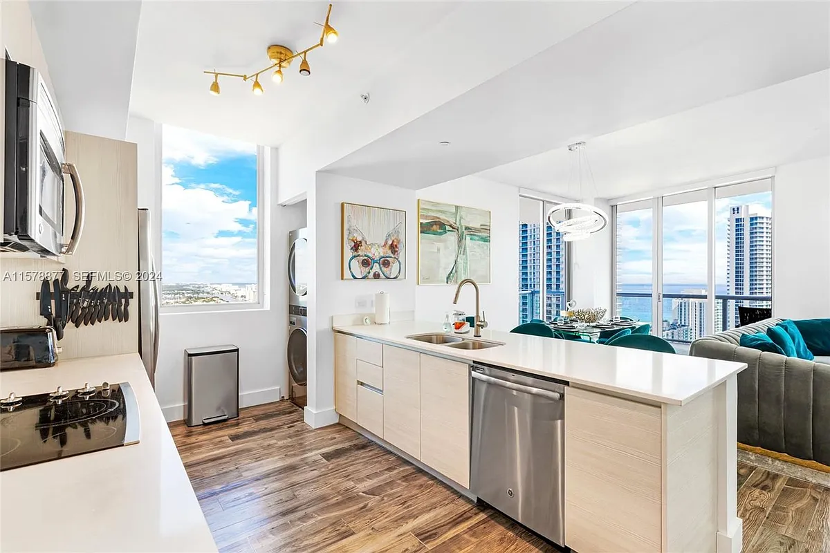 Building Photo - 2600 E Hallandale Beach Blvd #T3302