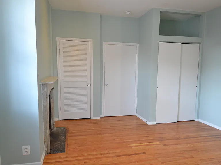 1010-12 Clinton St #3M — Photo 14