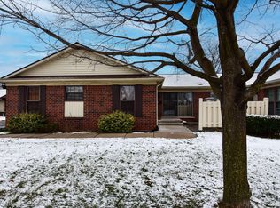 40627 Newport Dr, Plymouth, MI