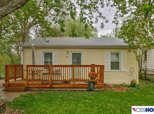 5516 N St, Omaha, NE 68117