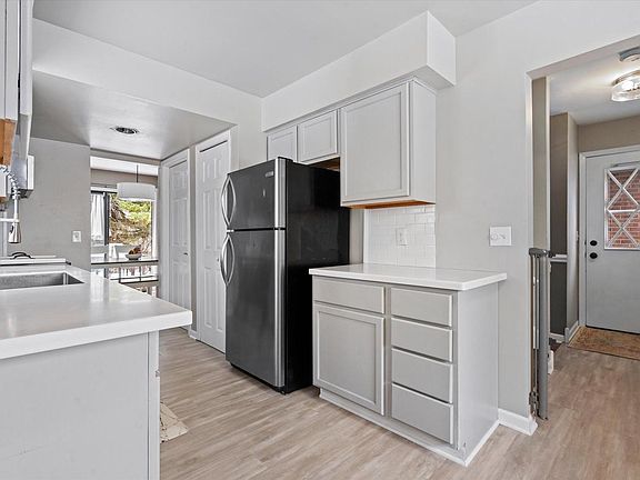 4th image of 5835 Cambridge CIRCLE #1