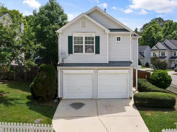 100 Lacombe Ct, Holly Springs, NC 27540