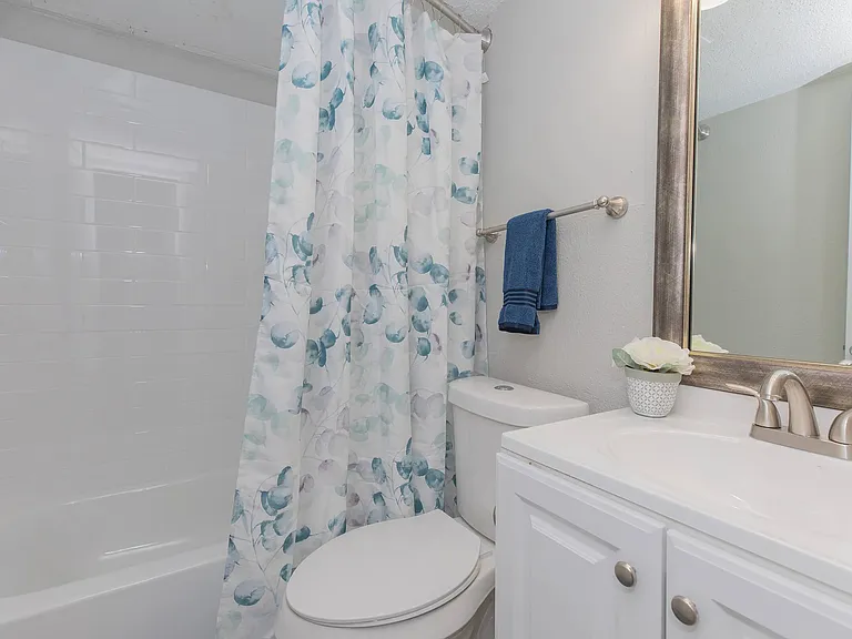 Arbor Trails Apartment Homes — Photo 8