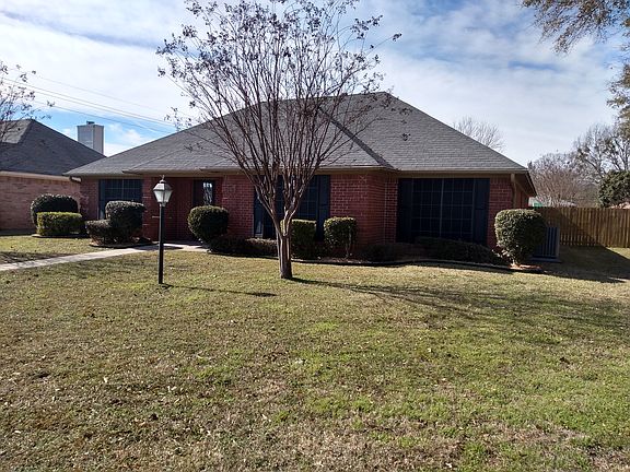 2nd image of 33 Fernwood Dr