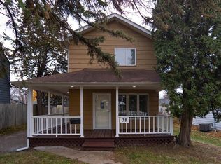 38 Winona St W, Saint Paul, MN 55107
