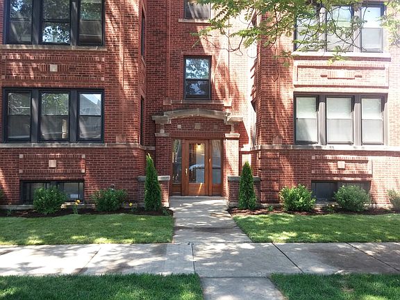 2nd image of 3342 N Oakley Ave #1N