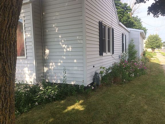 2nd image of 1800 15th St