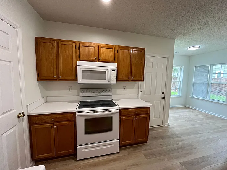 1408 Barouche Ct — Photo 17