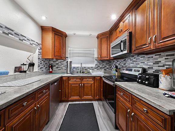 4th image of 3605 Canadian St