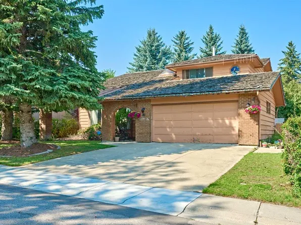 48 S Oakmount Way SW, Calgary, AB T2V 4Y1