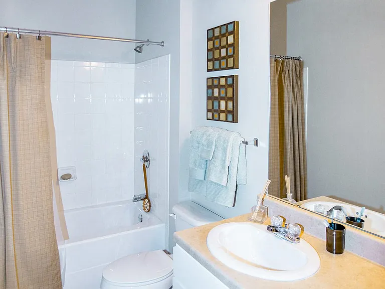 Sonoma Grande Apartments — Photo 18