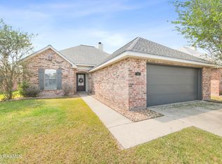 135 Legend Creek Dr, Youngsville, LA 70592