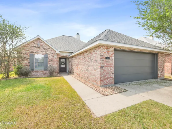 135 Legend Creek Dr, Youngsville, LA 70592