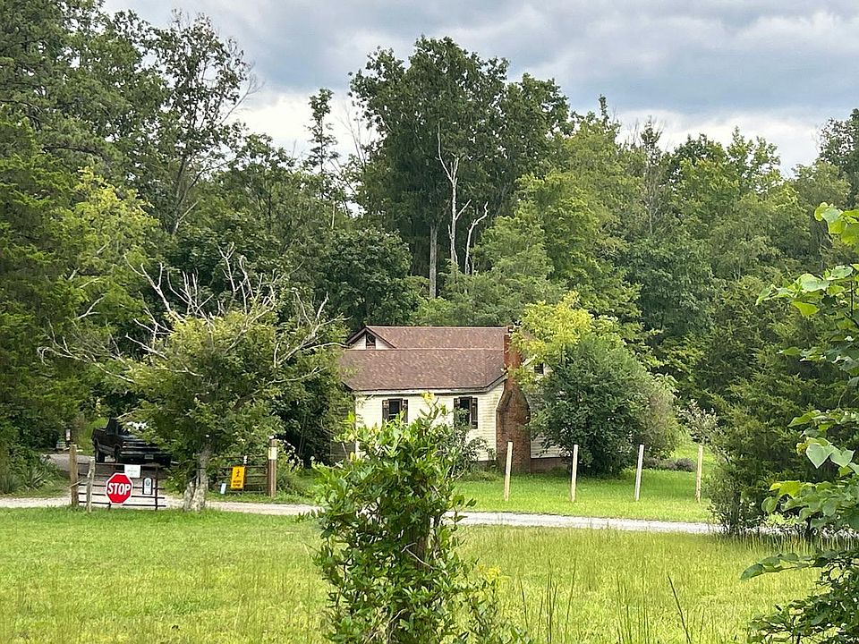 2nd image of 2657 Back Mountain Rd