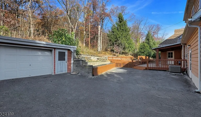 89 East Dr — Photo 40