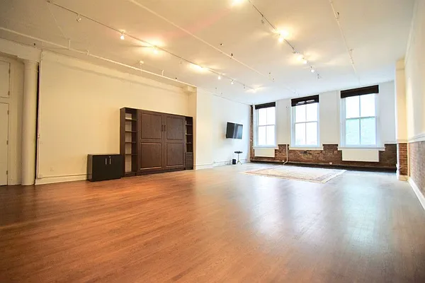 Rented by Sovereign Associates | media 12