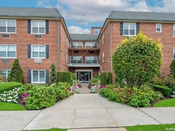 111 S Centre Avenue #1LL, Rockville Centre, NY 11570