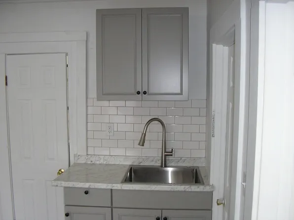 16 Beech St APT 2, Nashua, NH 03060