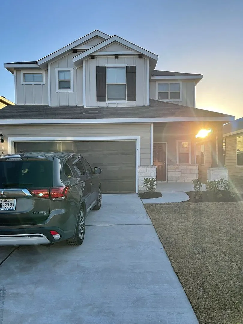 (Reduced Recently) Charming 4br House In Leander — Photo 1