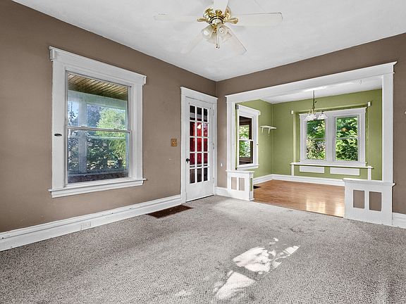 5th image of 2731 E Main St