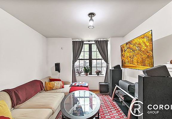 2nd image of 382 Quincy St #1