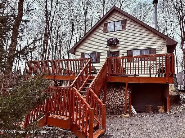 104 Hickory Cir, Greentown, PA 18426