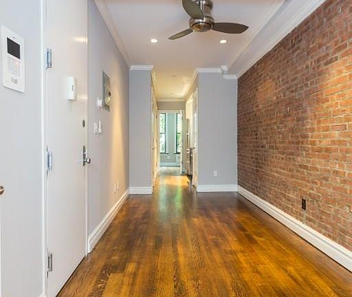4th image of 321 W 16th St APT 4w
