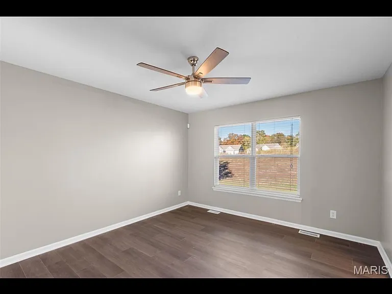427 Parkgate Dr — Photo 12