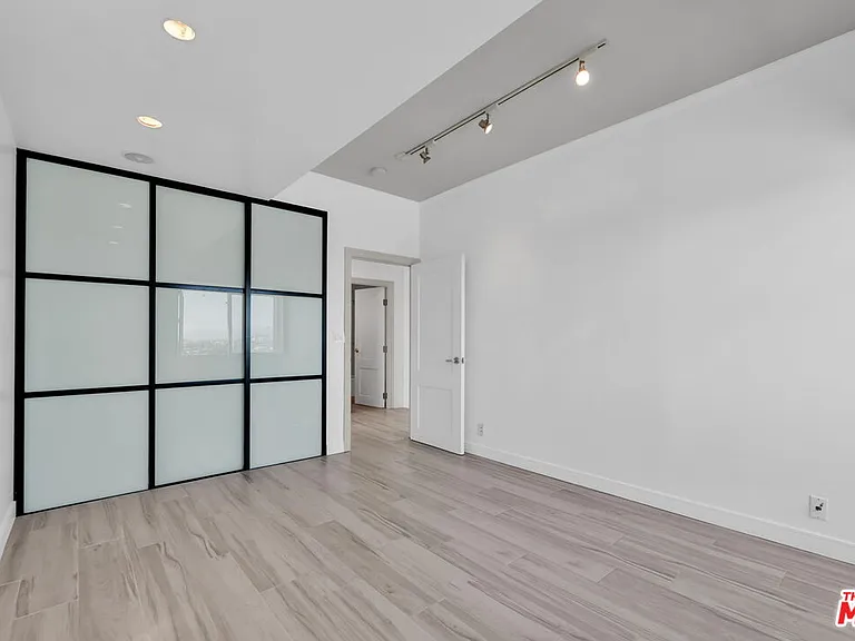 1155 N La Cienega Blvd #1106 — Photo 28