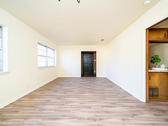 4th image of 1116 Coleman Dr