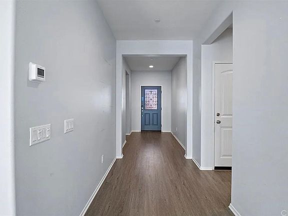 4th image of 988 Dunbar Ct