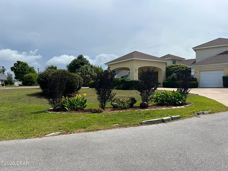 631 Amberjack Dr — Photo 4
