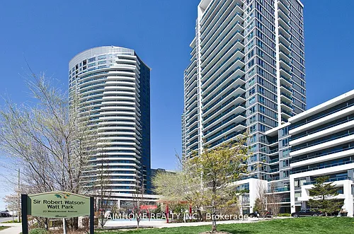 7165 Yonge St Photo 1