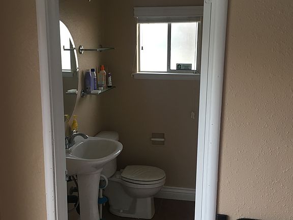 5th image of 2925 N Vagedes Ave