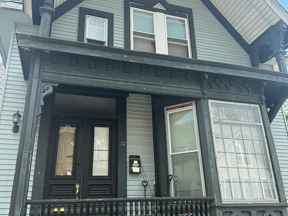 19 Bowdoin St #F