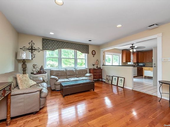 3rd image of 30 Lincoln Ave