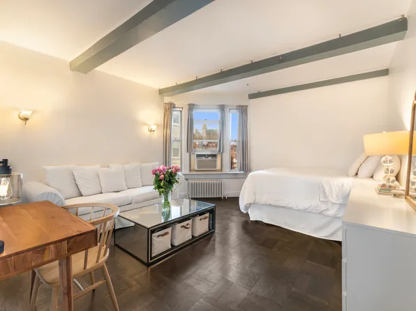 24 5th Avenue image 1 of 4