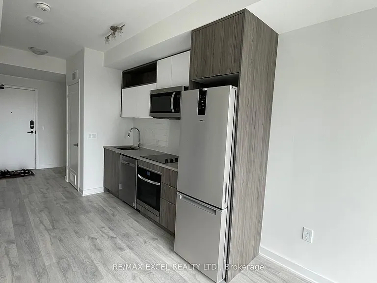 60 Princess St #914 — Photo 18