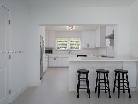 Eat-in Kitchen