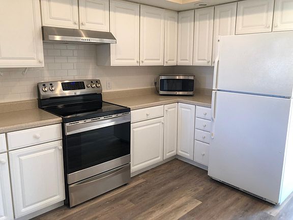 2nd image of 2671 Glen Arbor Ter