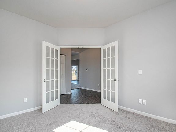 3rd image of 24411 Kingfisher Ct