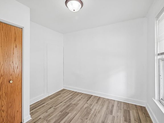 4th image of 327 8th Ave