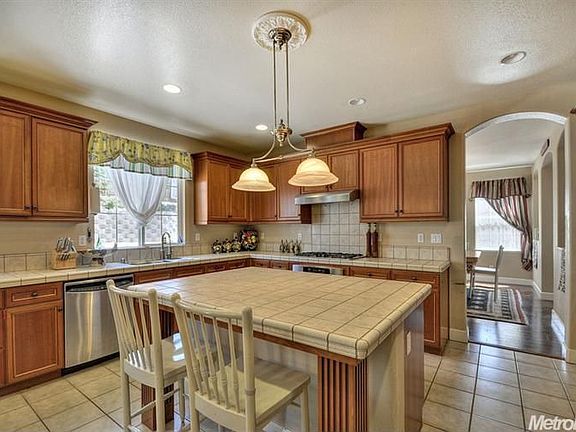 4th image of 794 Silver Gulch Ct