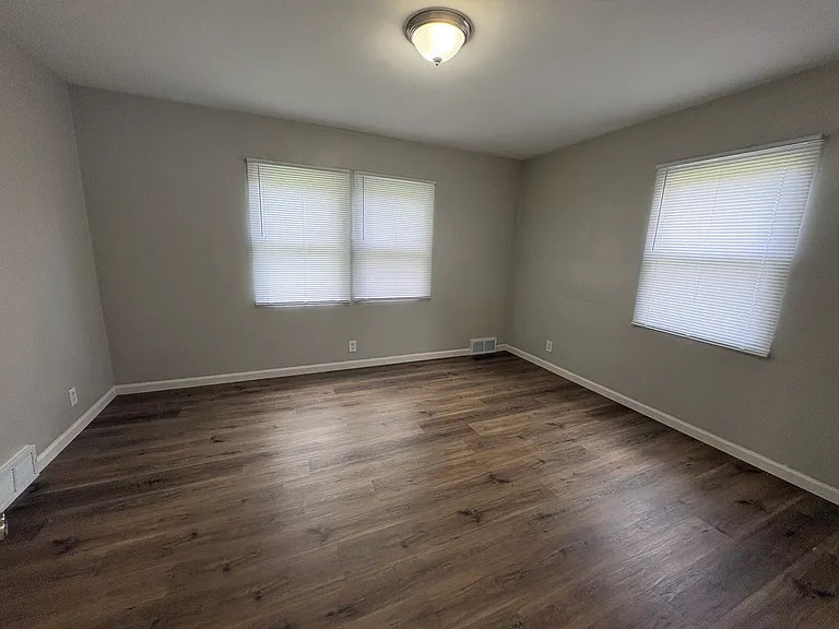 1404 N Broadway St #B — Photo 8